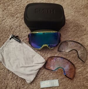 Used Smith Vice Ski Goggle Bundle - Includes 3 Lenses - Unisex